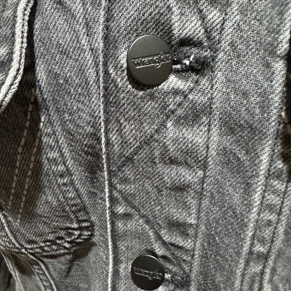 Wrangler Women's Denim Jacket with Western Snap W Stitching on Pocket Small - Picture 5 of 6